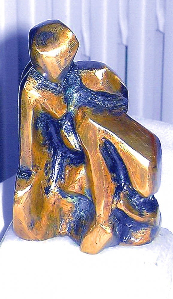 'Piccola donna forte'  bronzo su marmo (dal sapone) cm5,5x9x3